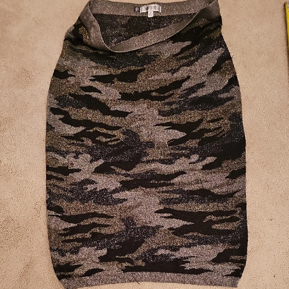 Jennifer Lopez Black and Gray Camouflage Pencil Skirt